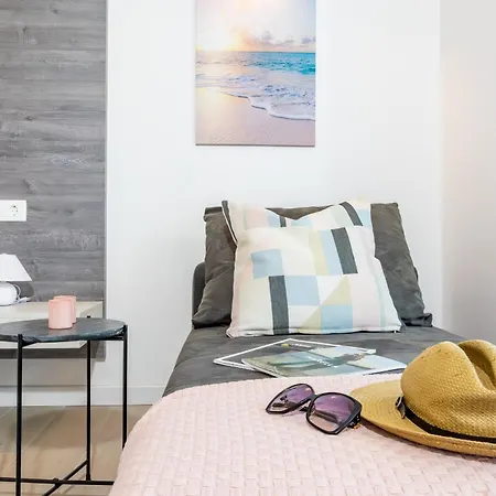 Beachfront Wave Srzic Makarska