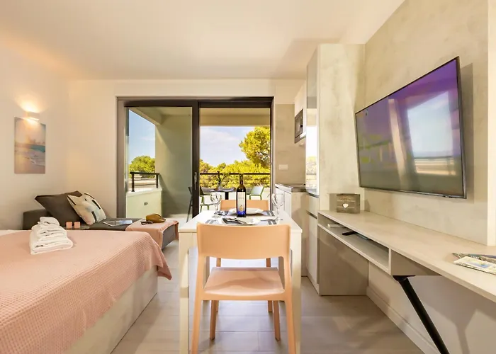 Beachfront Wave Srzic *